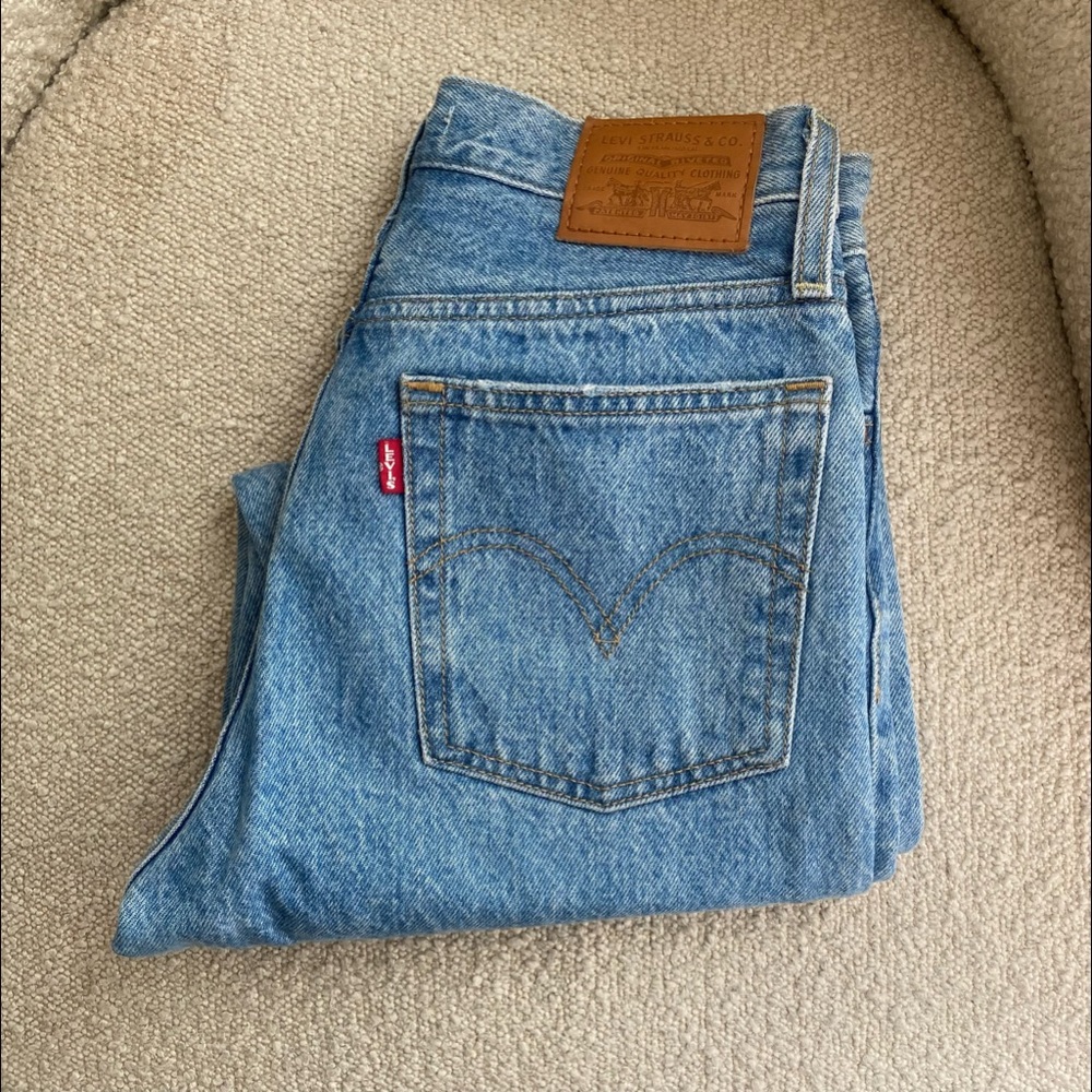 Levi’s high waisted medium wash denim jeans